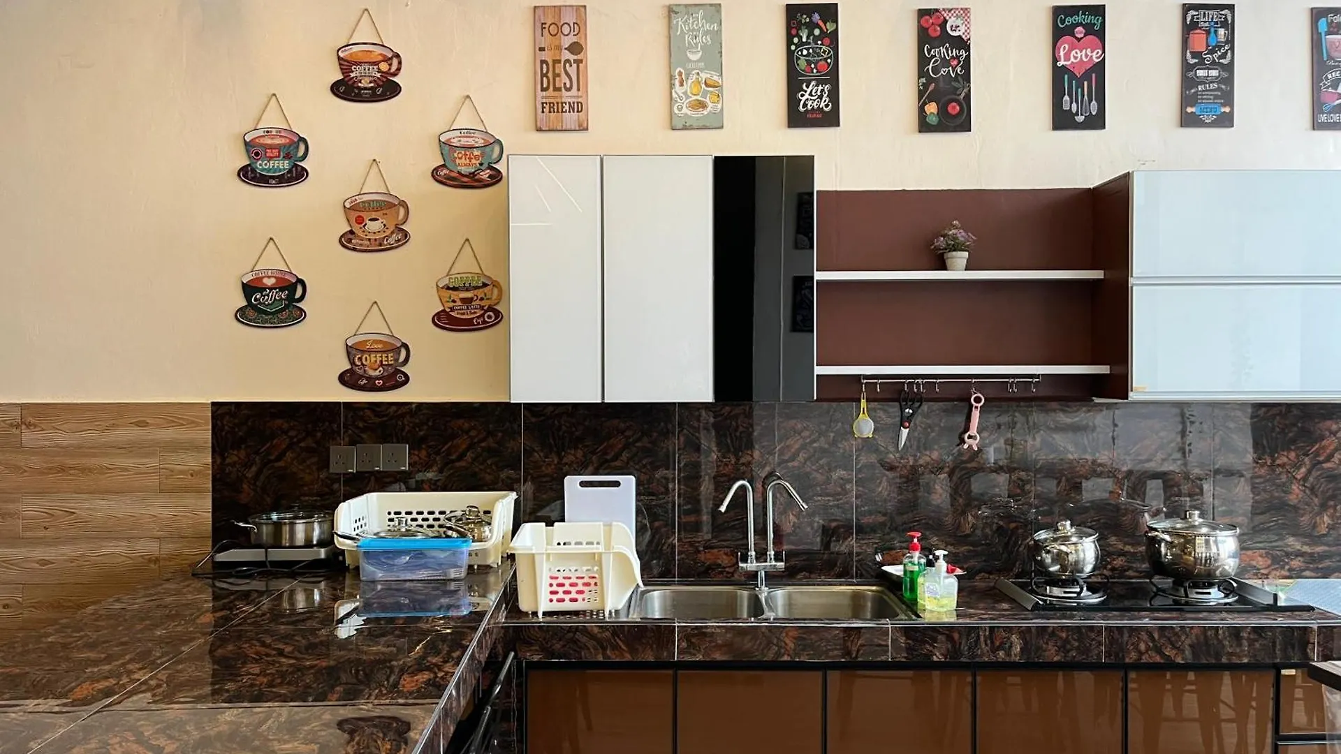 Villa Klebang Beach 25Pax 6Bedroom Indoor Pool Full Airconditioned Near Town Malacca