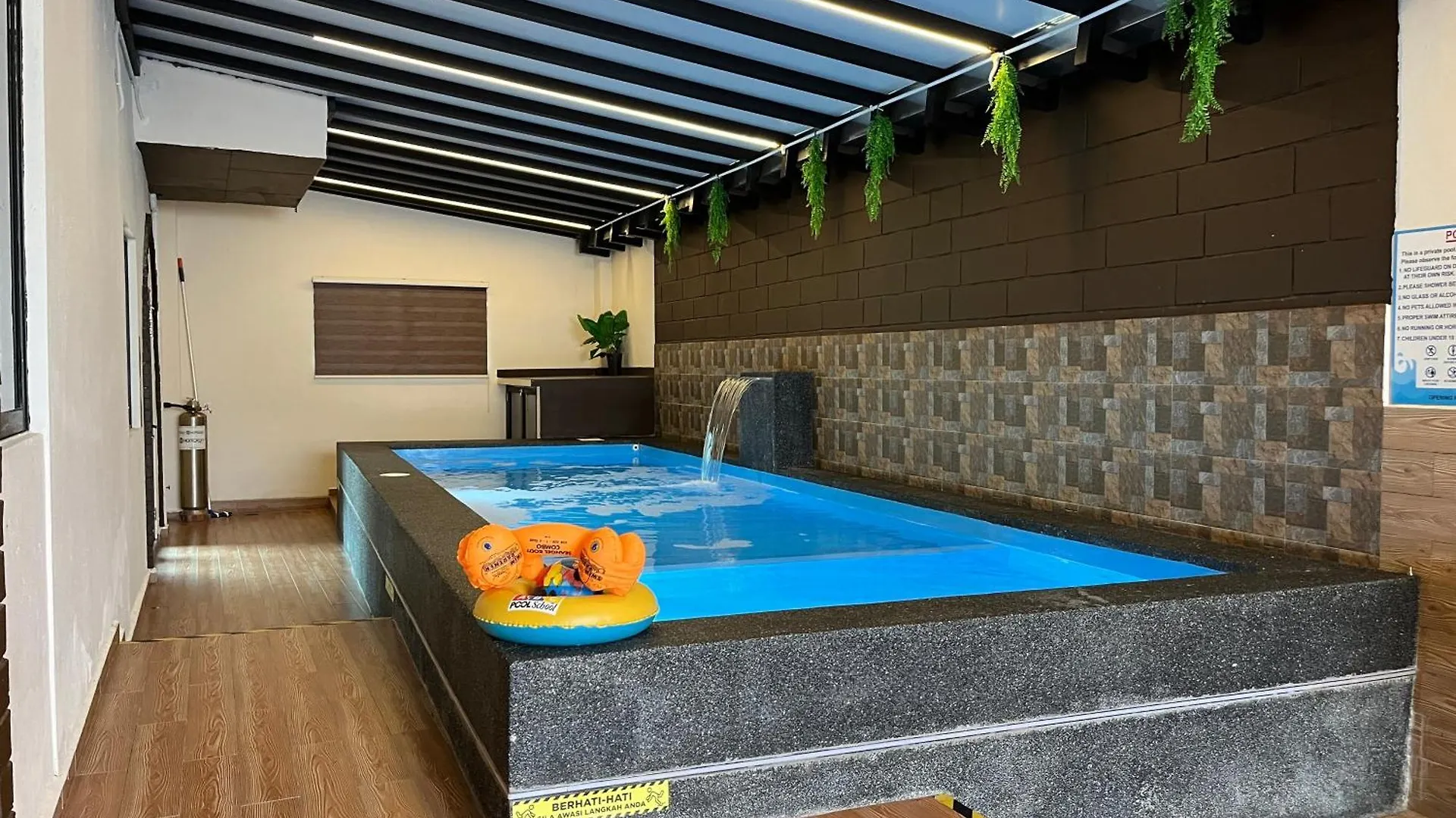 Villa Klebang Beach 25Pax 6Bedroom Indoor Pool Full Airconditioned Near Town Malacca