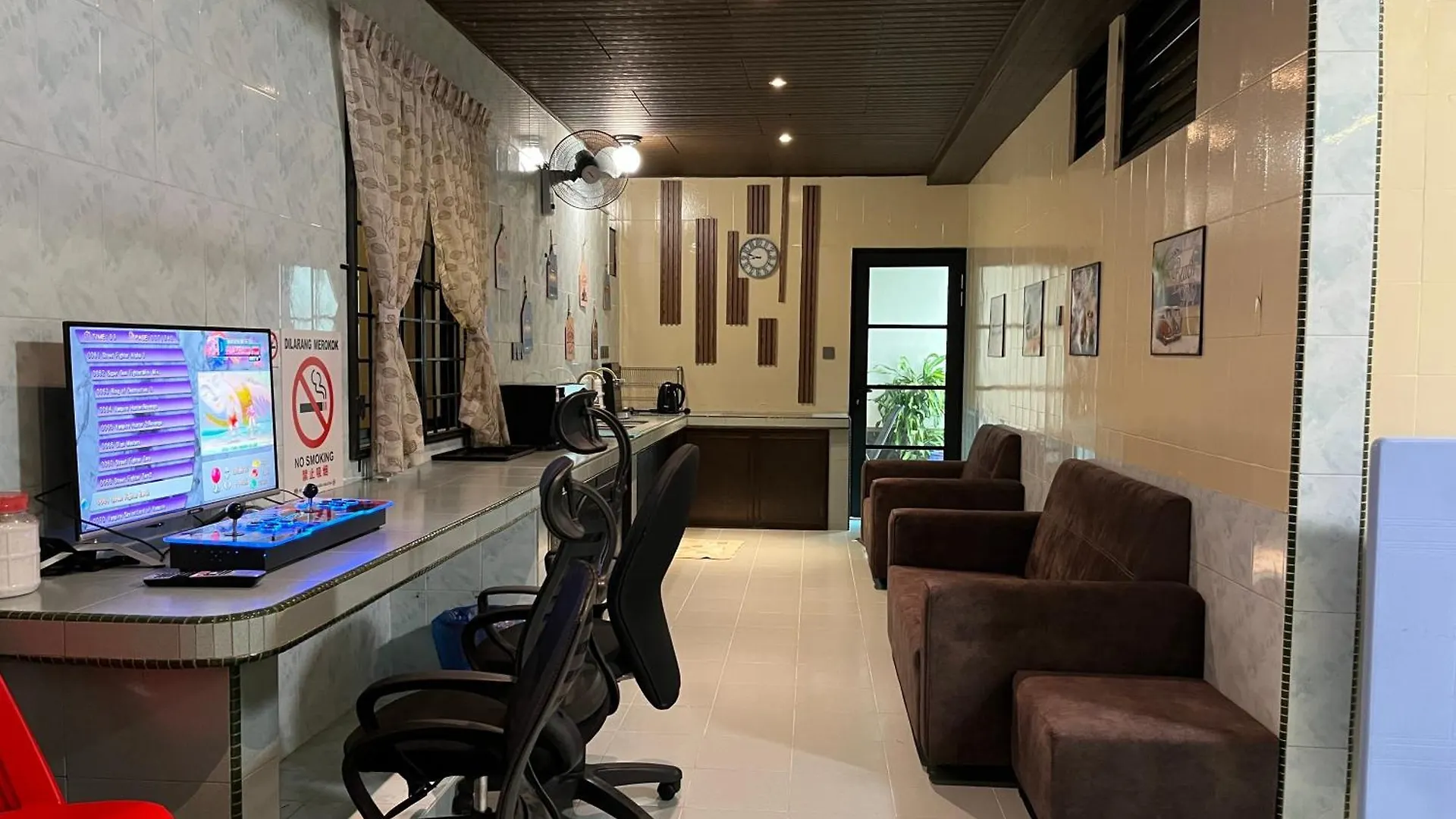 Villa Klebang Beach 25Pax 6Bedroom Indoor Pool Full Airconditioned Near Town Malacca 0*,  Malaysia