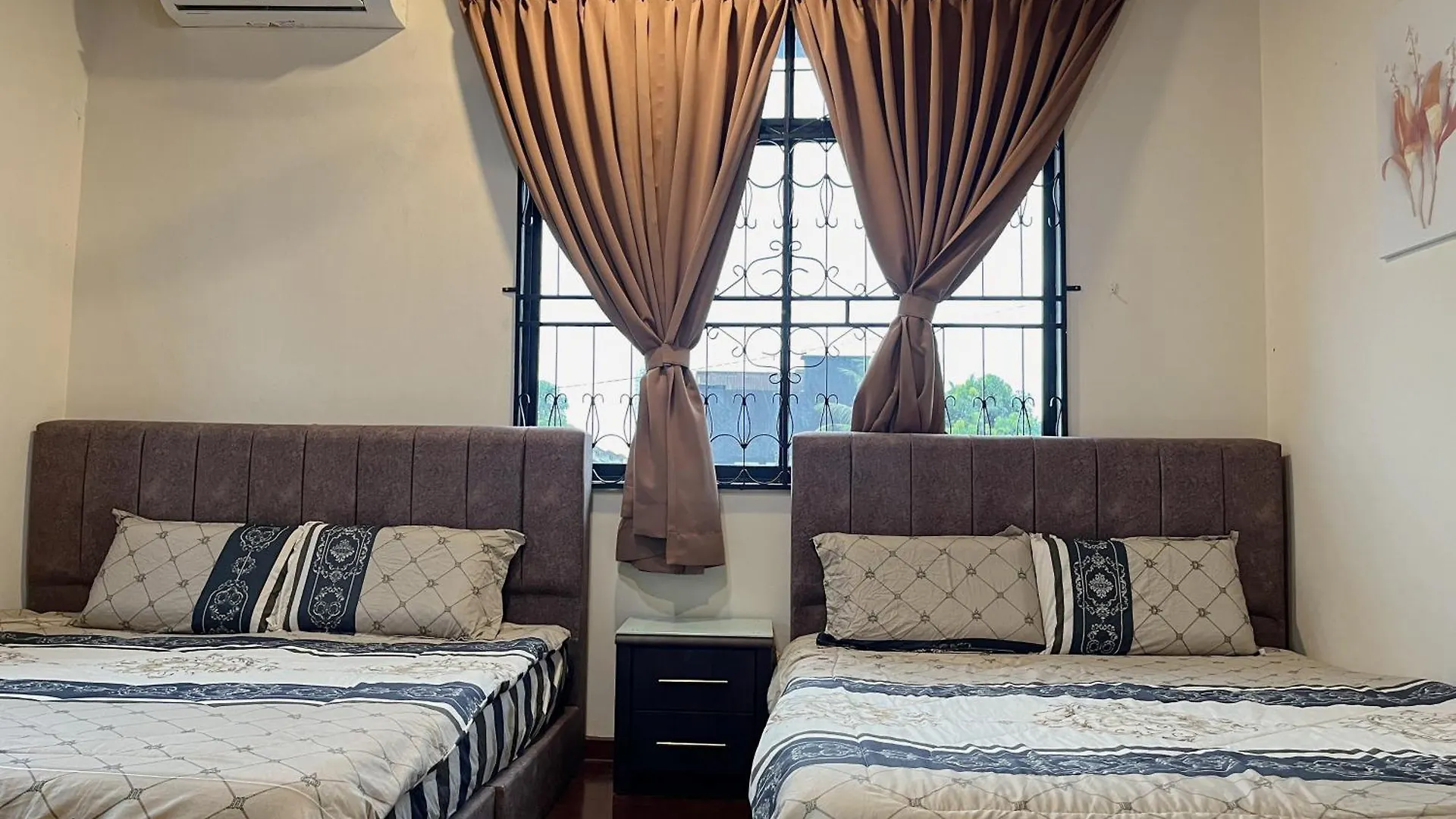 Villa Klebang Beach 25Pax 6Bedroom Indoor Pool Full Airconditioned Near Town Malacca
