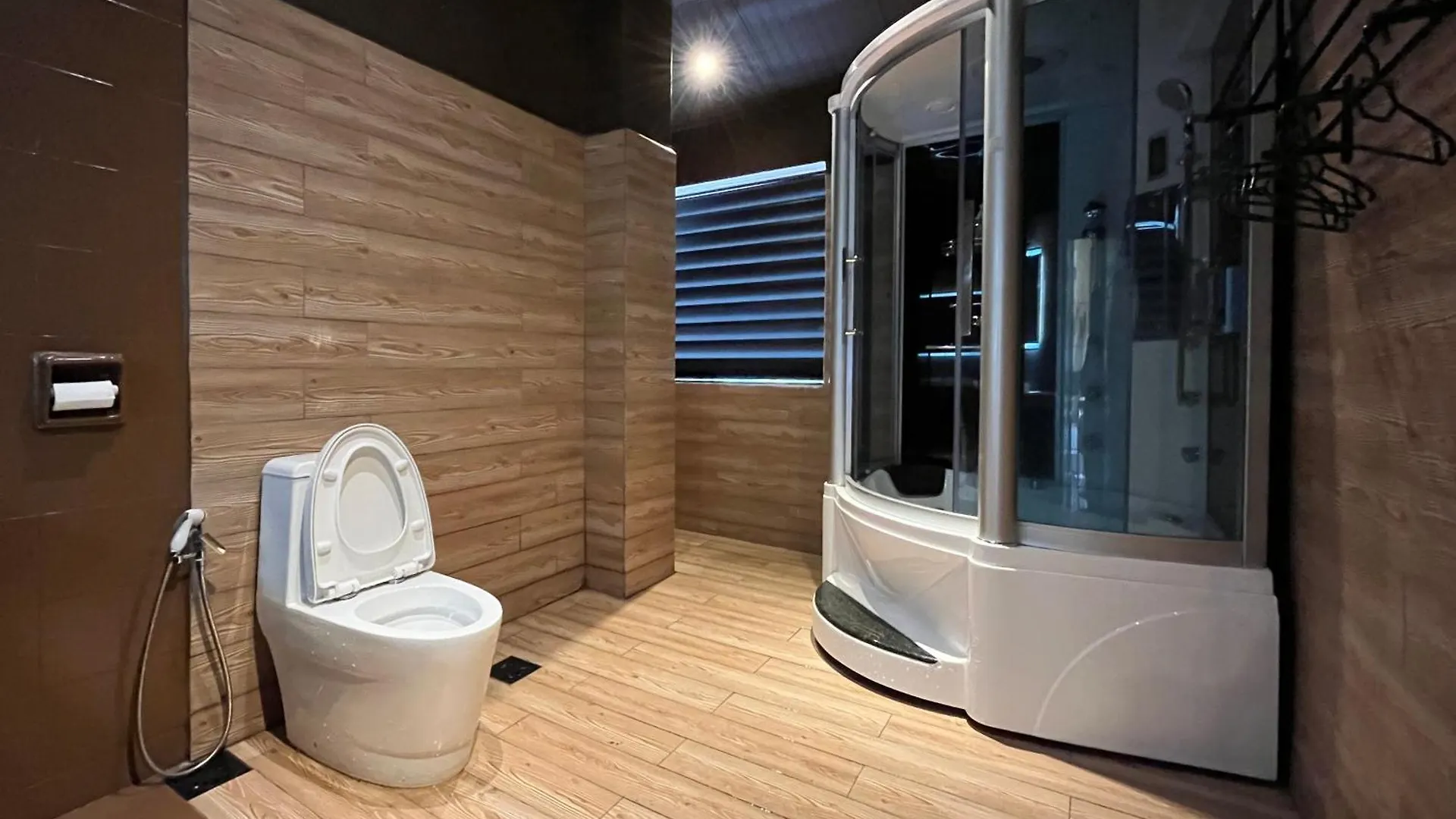 Villa Klebang Beach 25Pax 6Bedroom Indoor Pool Full Airconditioned Near Town Malacca Malaysia